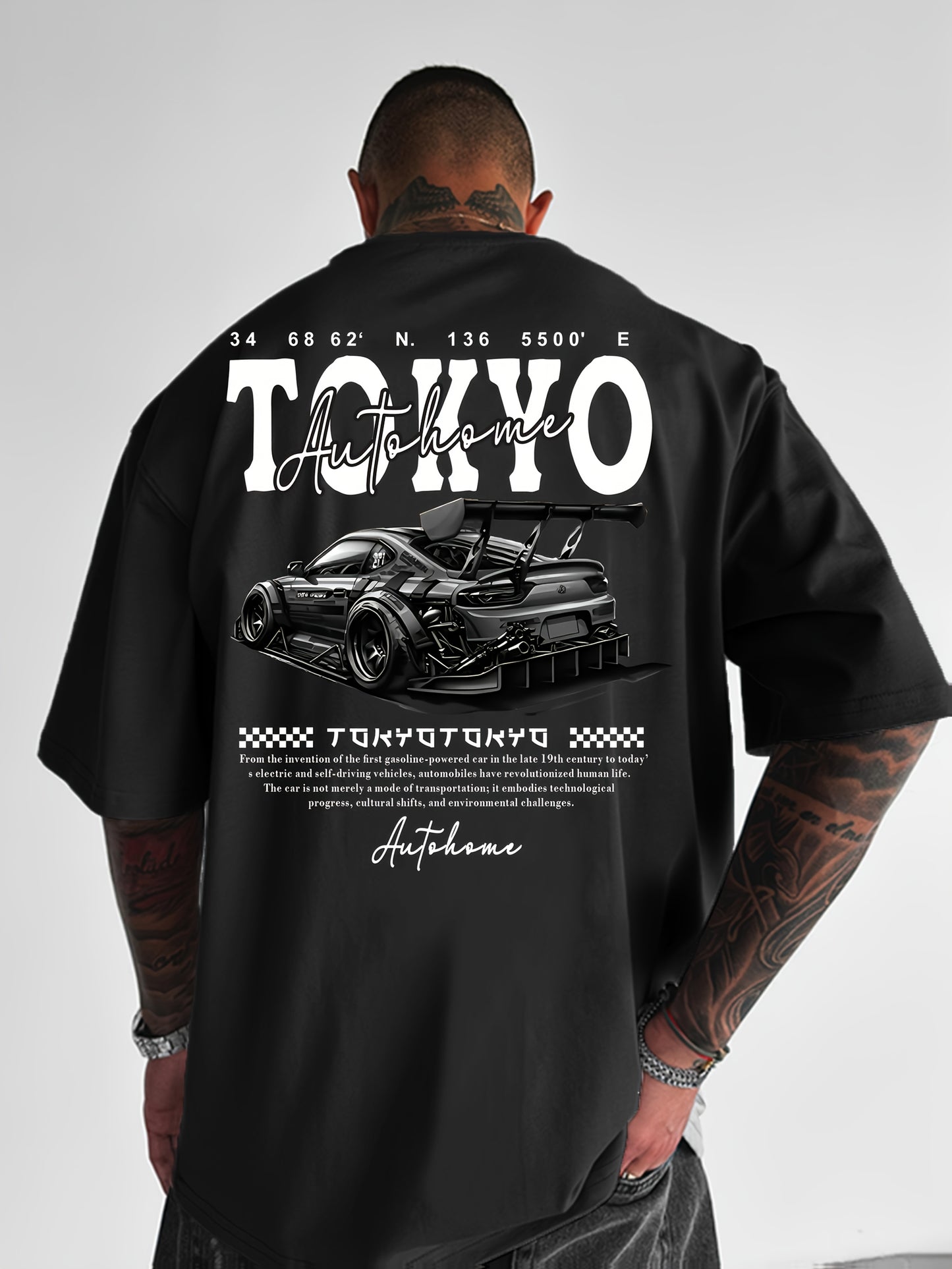 Camiseta informal americana para hombre con estampado gráfico de coche de carreras de Tokio, corte holgado, manga corta, cuello redondo, transpirable, para deportes al aire libre y uso diario. Tejido de fácil cuidado.